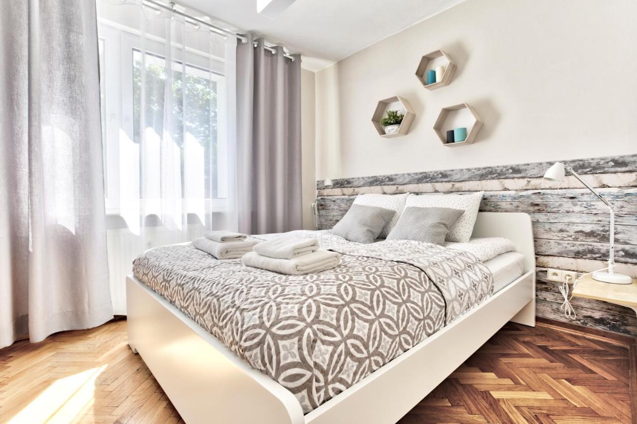 Tyzenhauz Apartments Lobzowska Street Cracovia Esterno foto